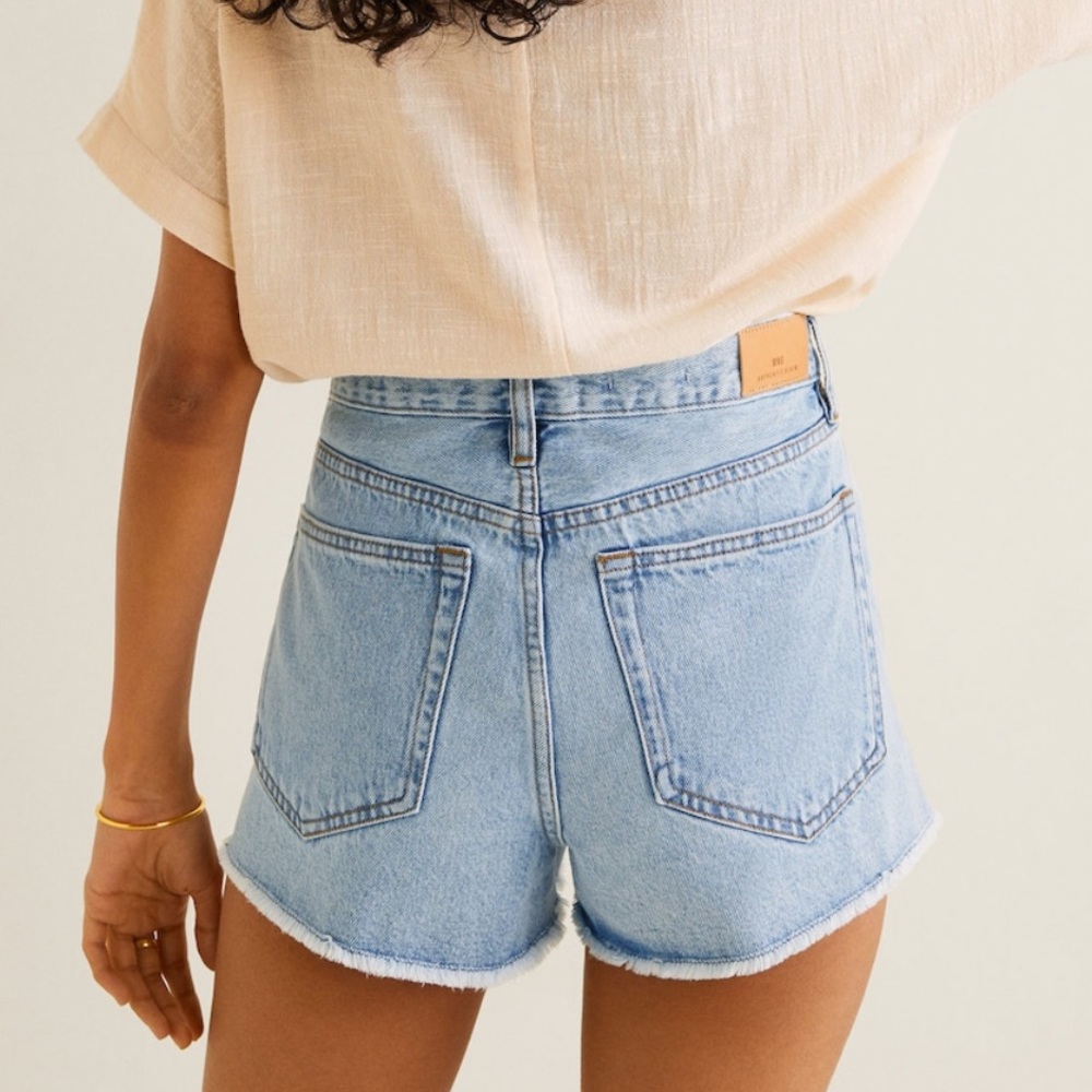 NWT Mango 100% cotton frayed denim shorts - Picture 3 of 5